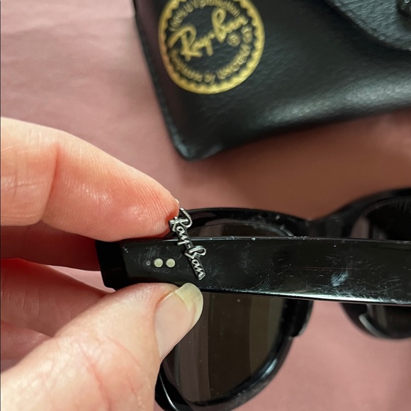 Ray-Ban Classic Black Wayfarer Sunglasses with Case/New Dust Cloth - Picture 9 of 10
